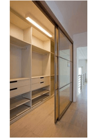 Линейная гардеробная комната с дверями купе Калининград
