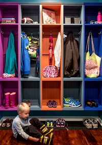 Детская цветная гардеробная комната Калининград